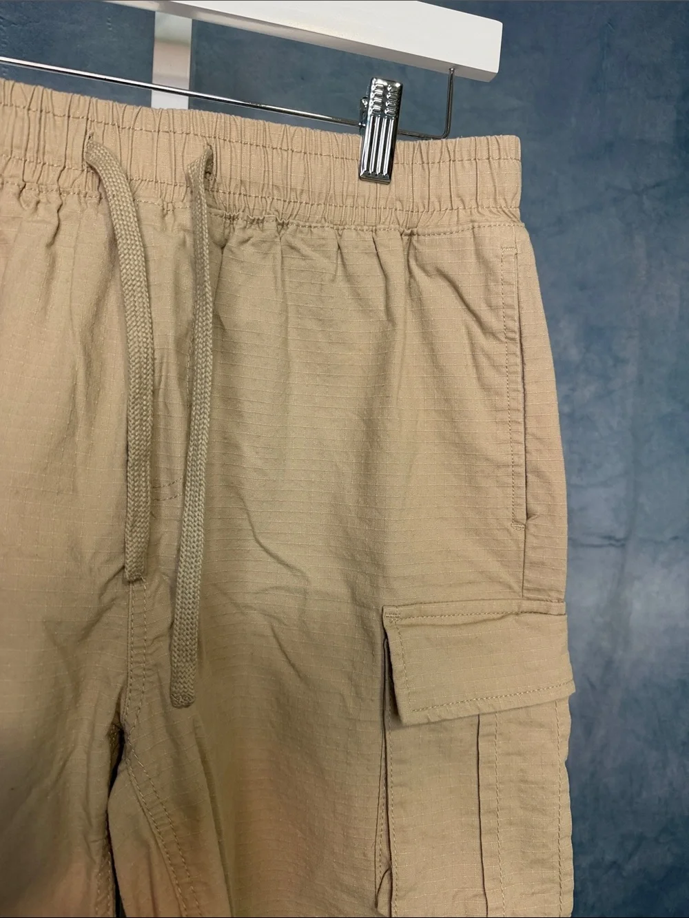 Forever 21 Men’s Khaki Cargo Drawstring Shorts Size Medium